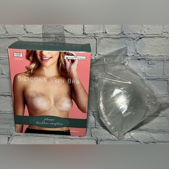 Fashion Forms Silicone Skin Bra A/B Cup - Picture 1 of 4